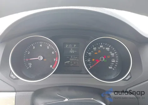 2018 Volkswagen Jetta 1.4T S z USA, uszkodzony, nr VIN 3VW2B7AJ2JM246997